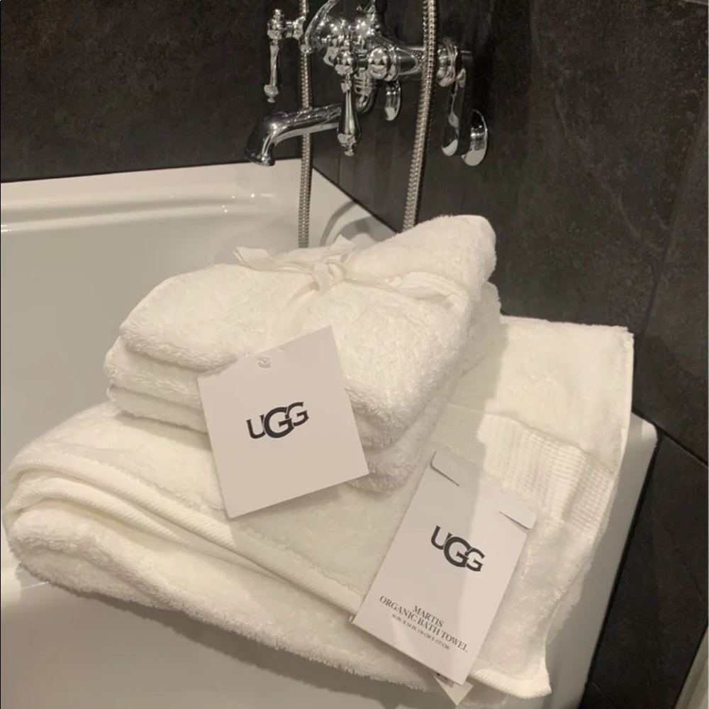 Ugg bath and hand towel